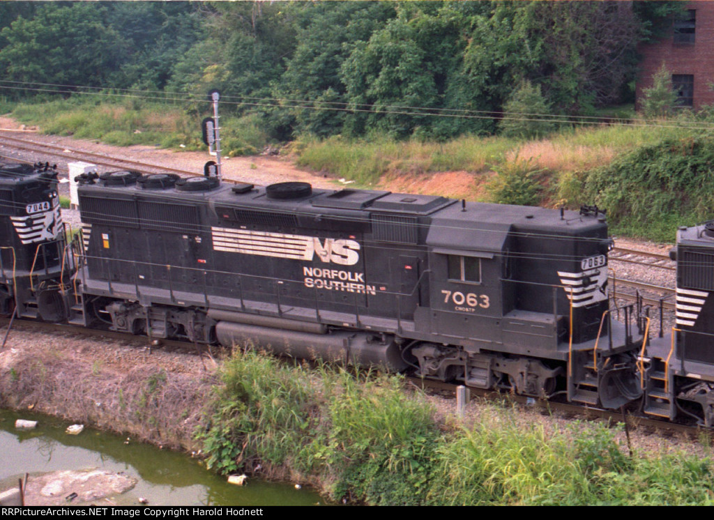 NS 7063